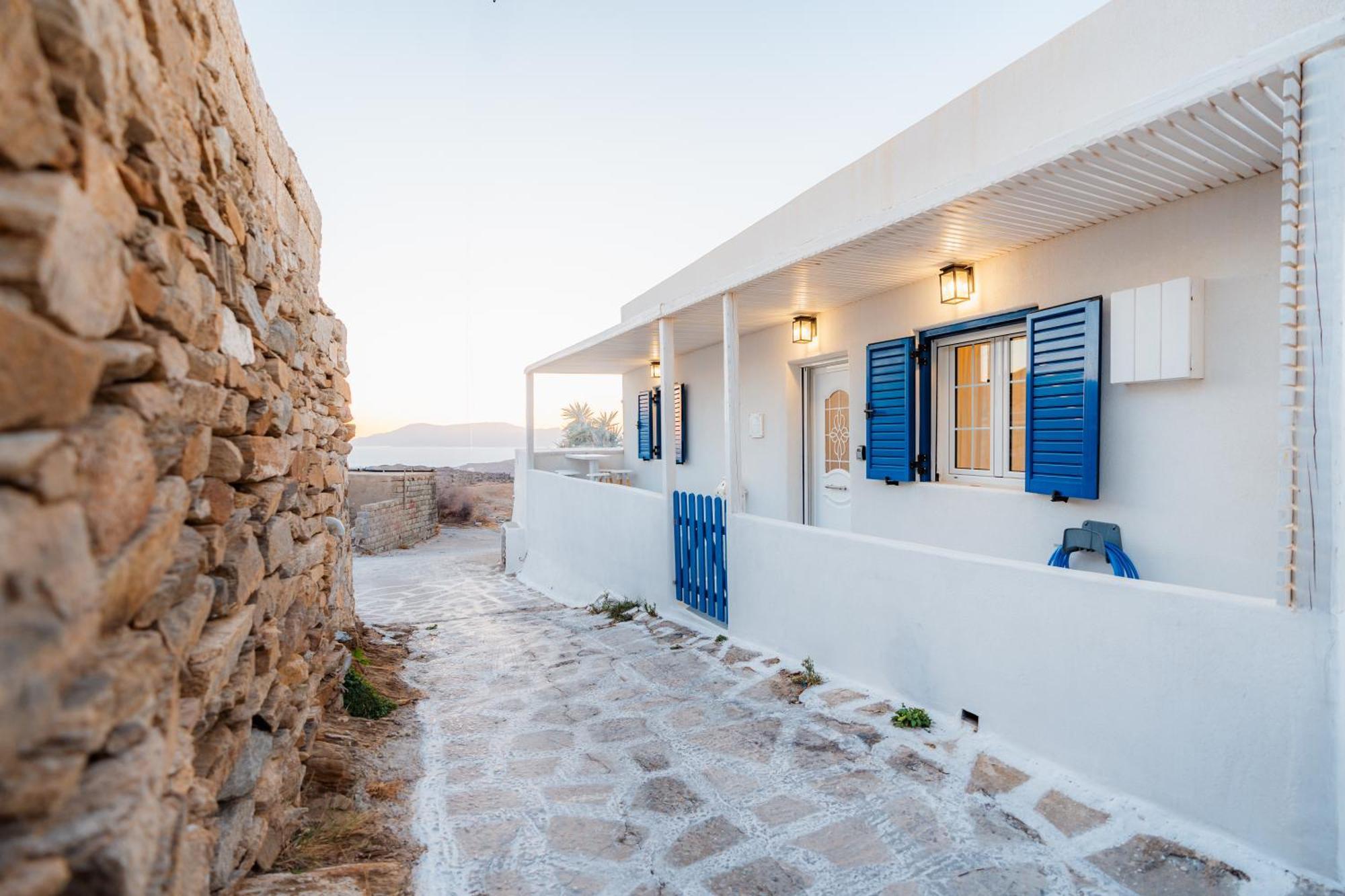 Apartment Cycladic Aretinni