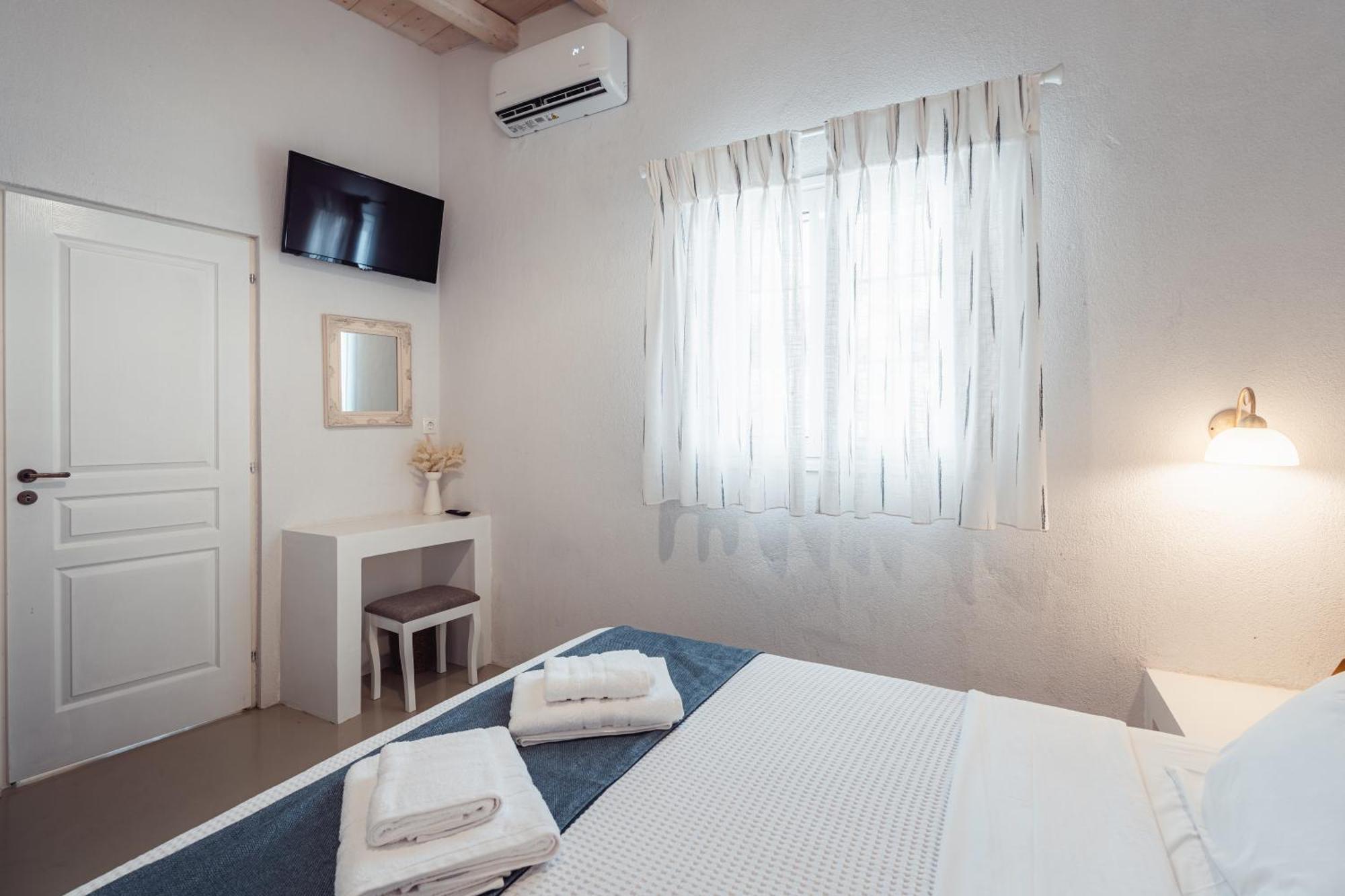 Cycladic Aretinni Apartment Chora (Ios)